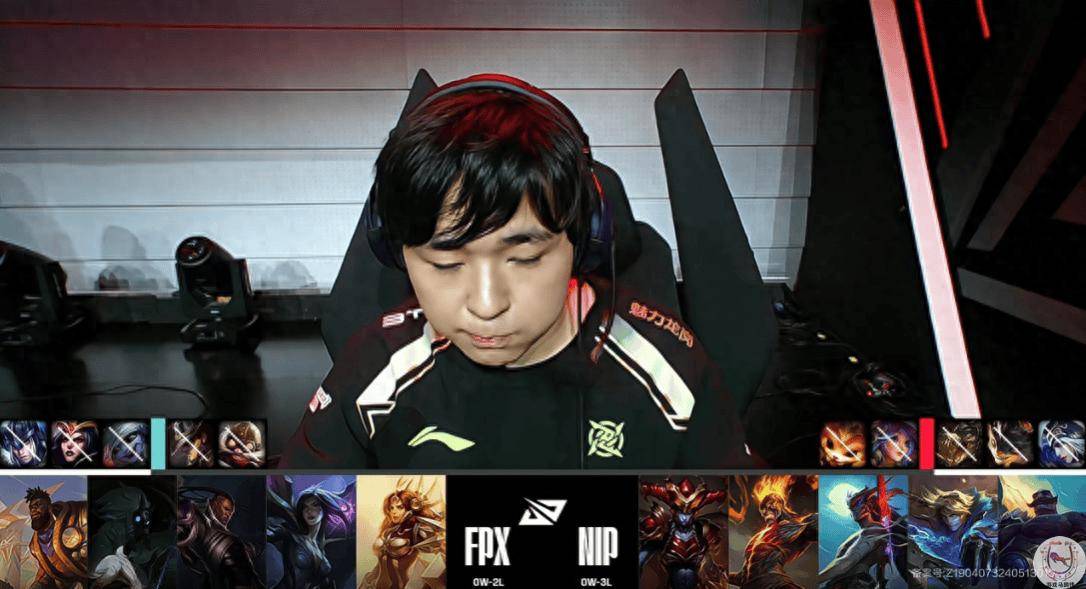 Rookie在FPX比赛中比赛局势复杂，险胜引发热议！上演精彩一战